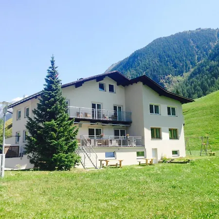 Aparthotel Tyrol 3*